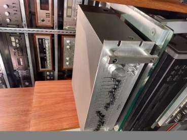 Preview: ROTEL RE-2000 Equalizer der Spitzenklasse mit Griffen 70ger Jahre Rarität